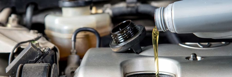 car-lubricator-check-car-maintenance-check-car-PQTFDVG Масла | Смазки - ГСМ УРАЛ